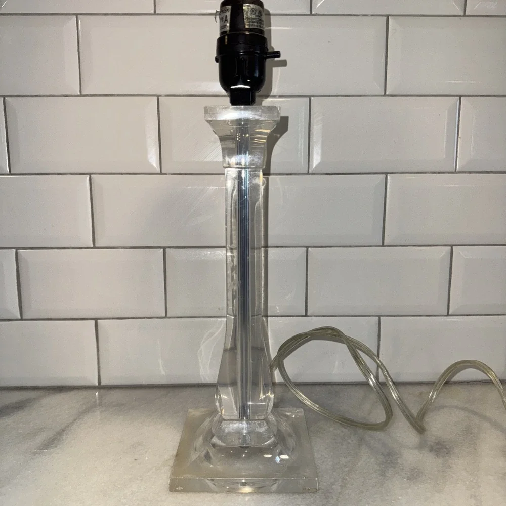 Pair Of‎ Vintage Rare MCM Clear Lucite Lamps GW0081